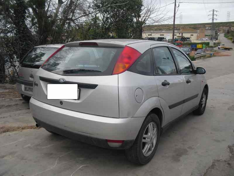 ford focus berlina (cak) del año 2000