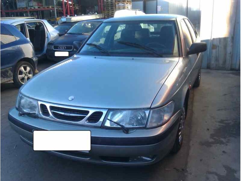 saab 9-3 berlina del año 2000