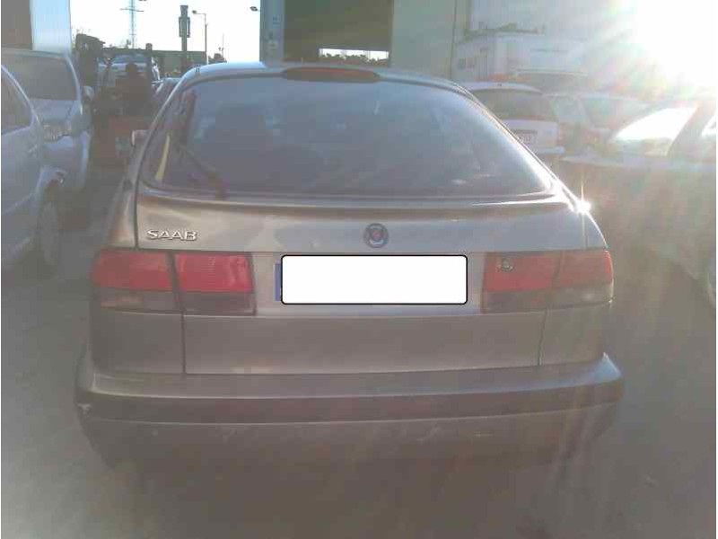 saab 9-3 berlina del año 2000