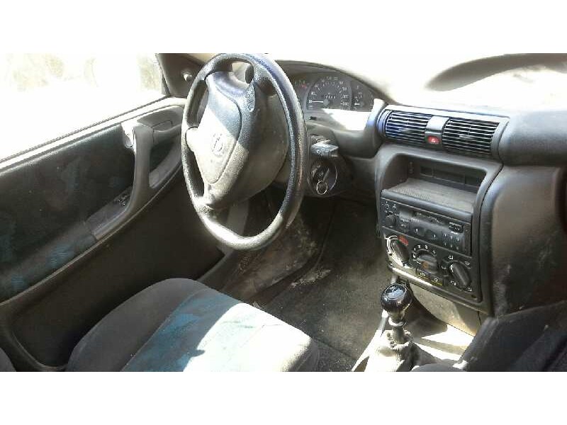 opel astra f berlina del año 1995