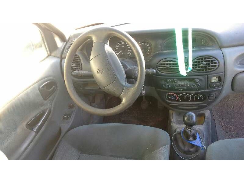 renault megane i berlina hatchback (ba0) del año 1998