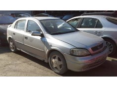opel astra g berlina del año 2000