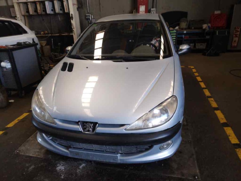 peugeot 206 berlina del año 2000