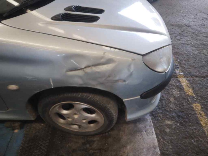 peugeot 206 berlina del año 2000