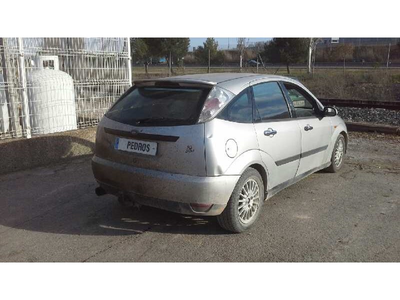 ford focus berlina (cak) del año 2000