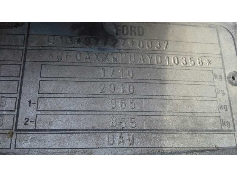 ford focus berlina (cak) del año 2000