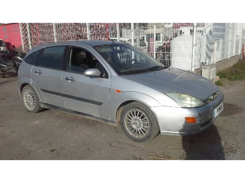 ford focus berlina (cak) del año 2000