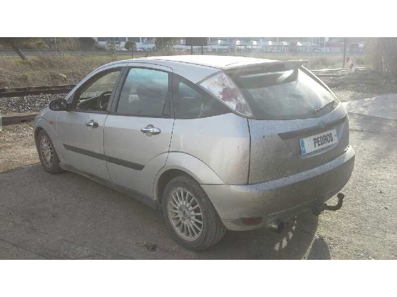 ford focus berlina (cak) del año 2000