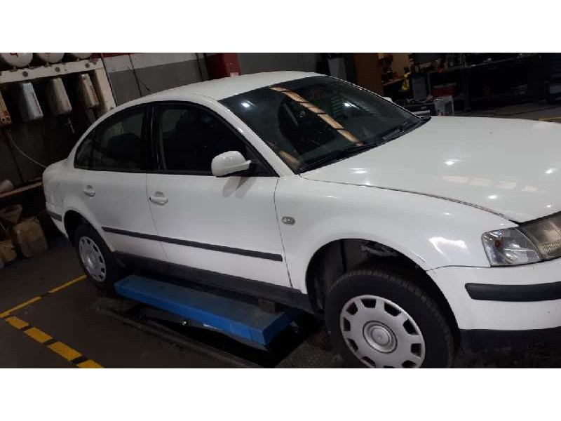 volkswagen passat berlina (3b2) del año 1999