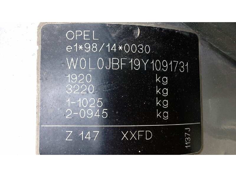 opel vectra b berlina del año 2000