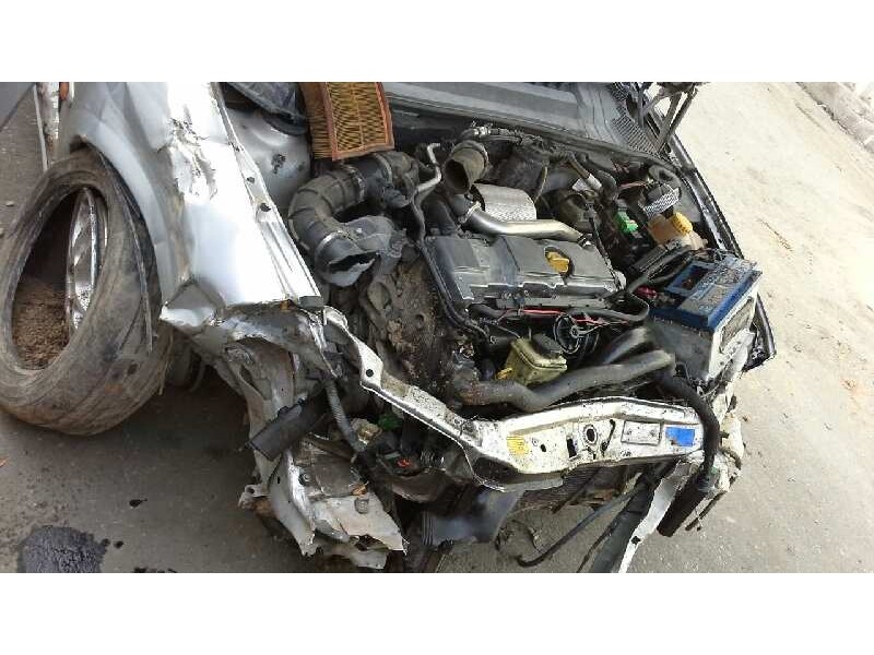 opel vectra b berlina del año 2000