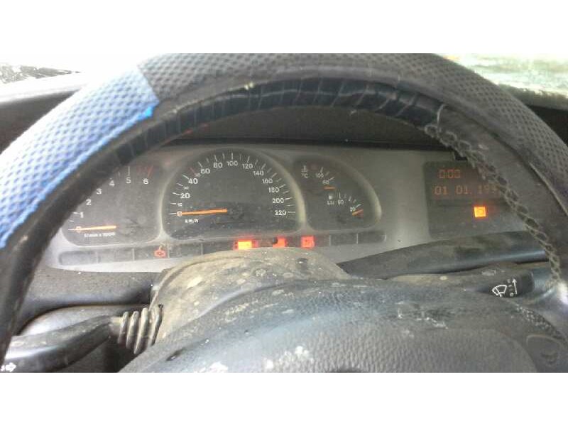 opel vectra b berlina del año 2000