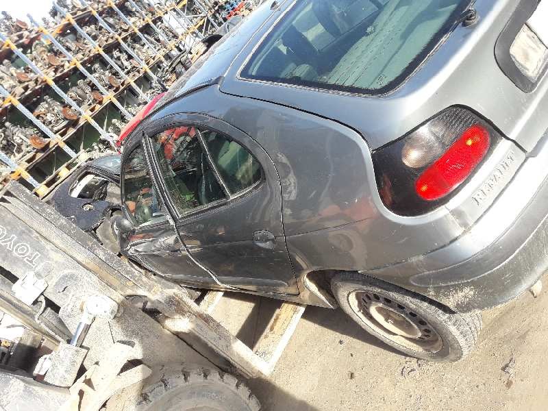 renault megane i berlina hatchback (ba0) del año 1998