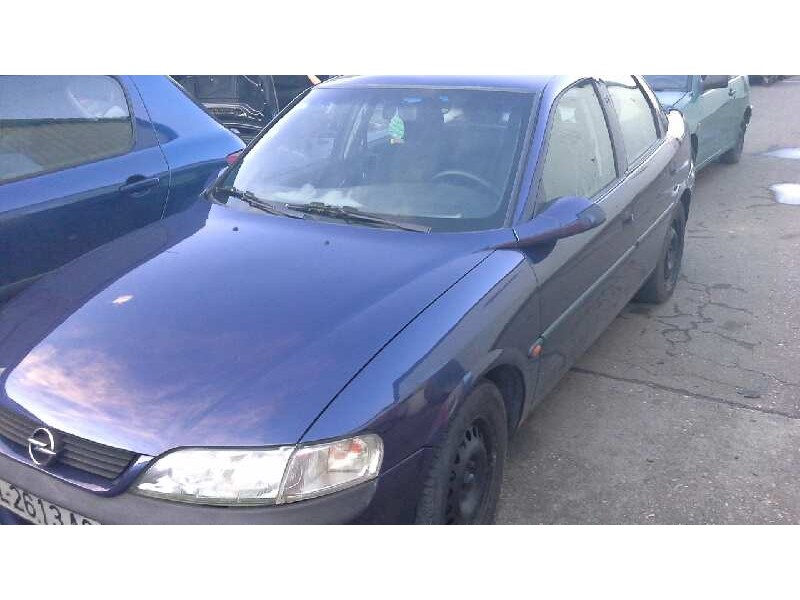 opel vectra b berlina del año 1998