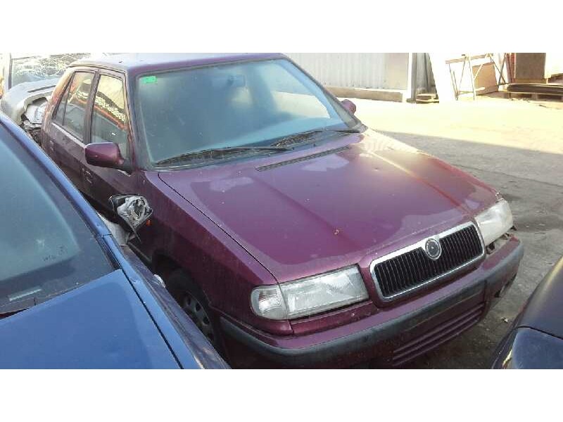 skoda felicia berlina ( 791) del año 1998