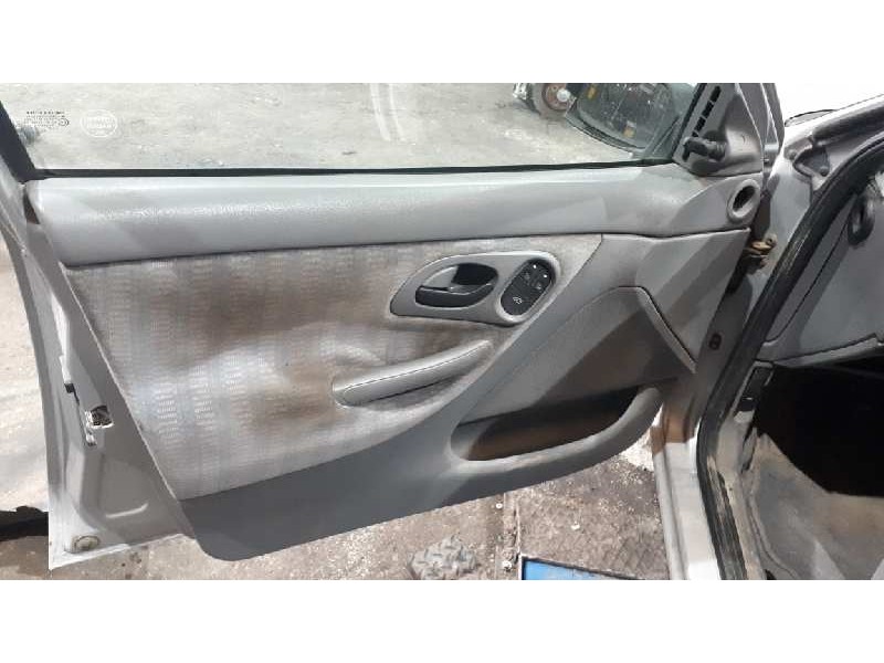 ford mondeo berlina/familiar (fd) del año 1993