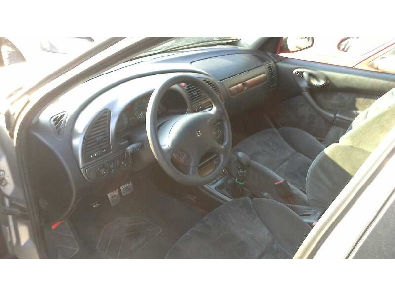 citroën xsara berlina del año 1999