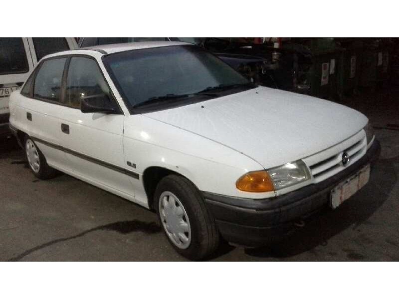 opel astra f berlina del año 1993