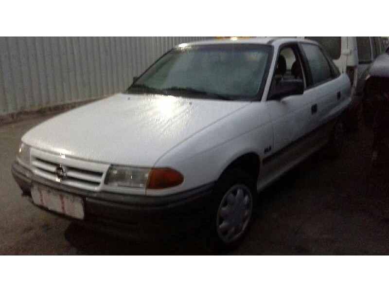 opel astra f berlina del año 1993