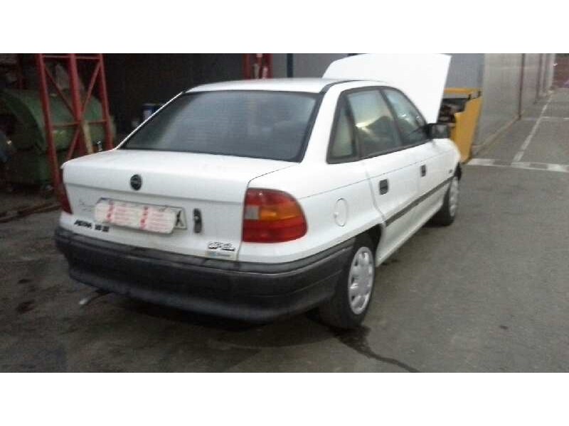 opel astra f berlina del año 1993