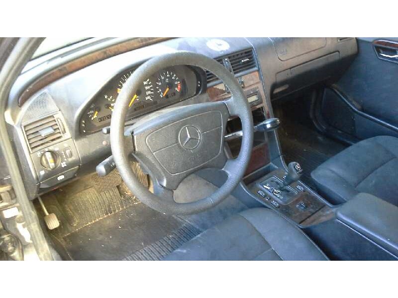 mercedes-benz clase c (w202) berlina del año 1996