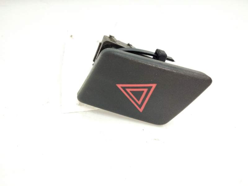 Recambio de interruptor sos/emergencia para toyota yaris (_p13_) 1.4 d (nlp130_) referencia OEM IAM 843320D020  
