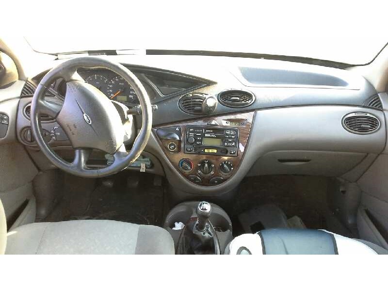 ford focus berlina (cak) del año 1999