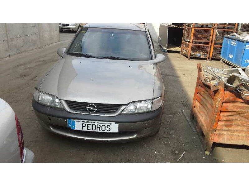 opel vectra b berlina del año 1996