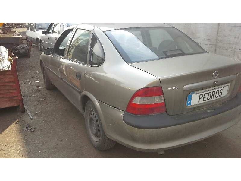opel vectra b berlina del año 1996
