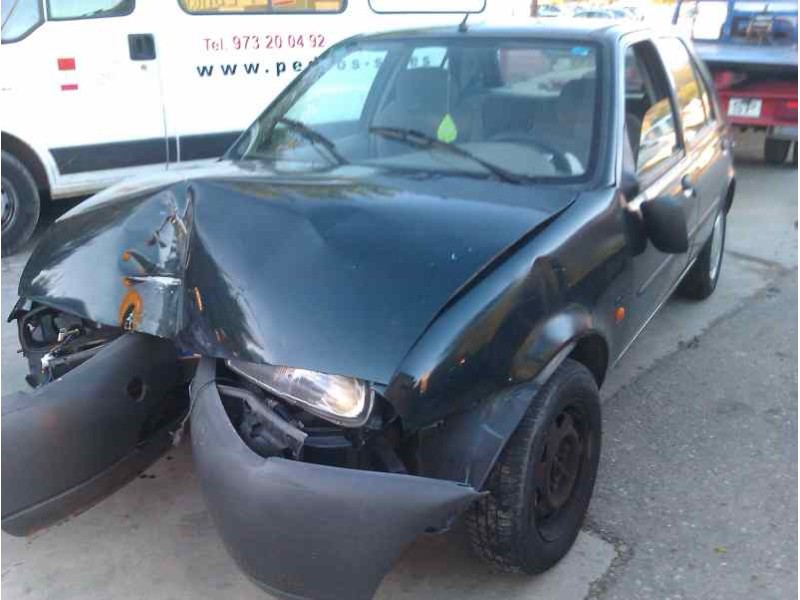 ford fiesta berlina del año 1996