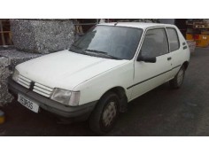 peugeot 205 berlina del año 1990