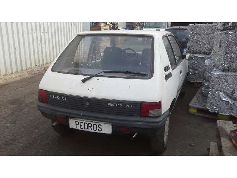 peugeot 205 berlina del año 1990