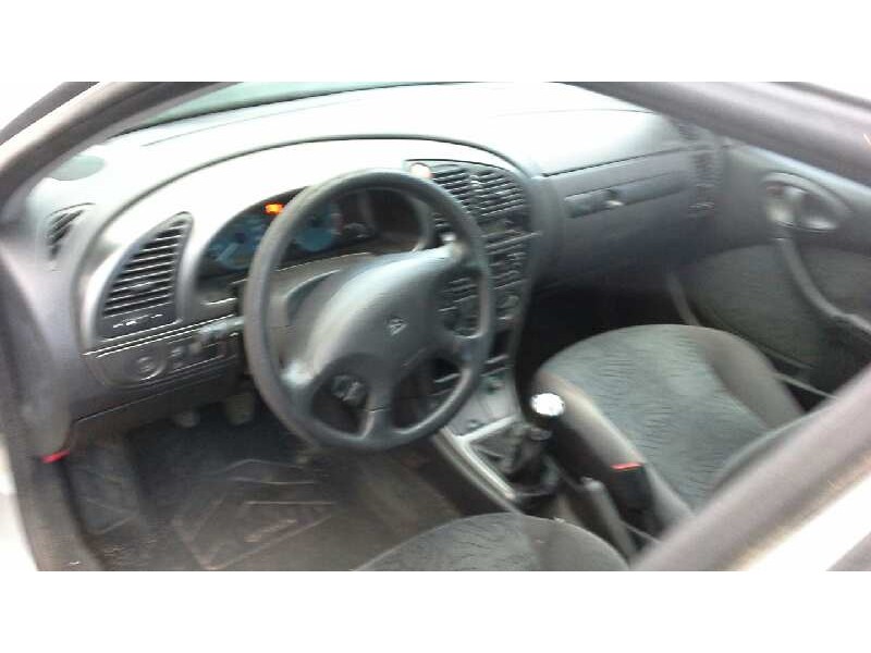 citroën xsara berlina del año 1999