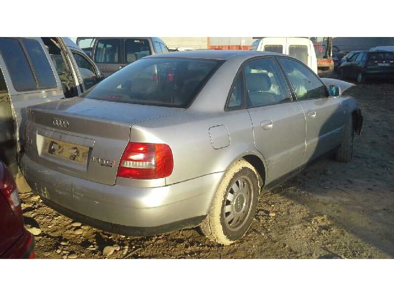 audi a4 berlina (b5) del año 2000