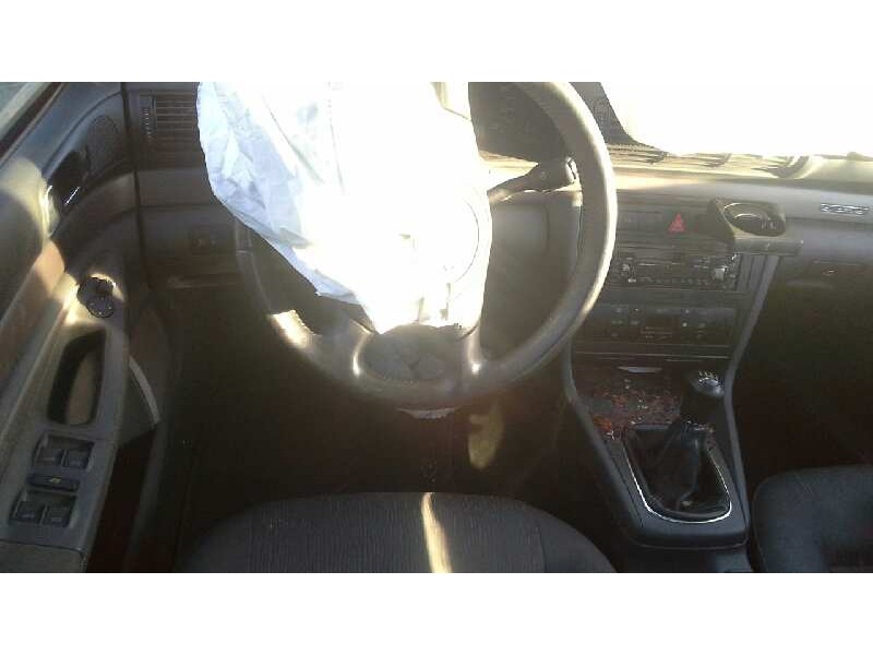 audi a4 berlina (b5) del año 2000