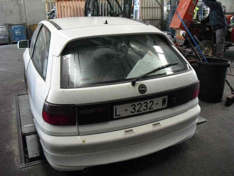 opel astra f berlina del año 1950