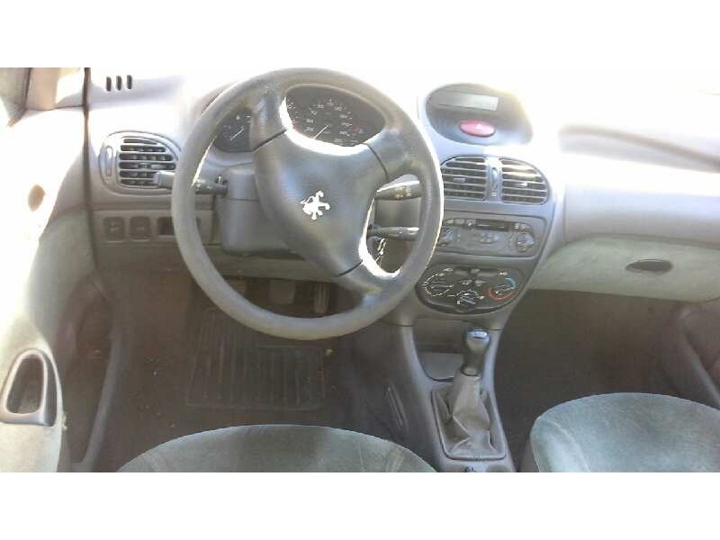 peugeot 206 berlina del año 1999