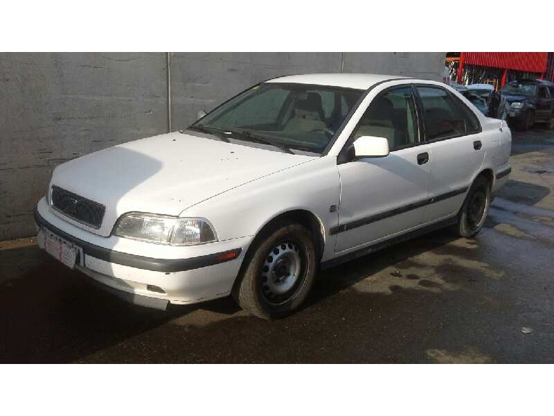 volvo s40 berlina del año 2000