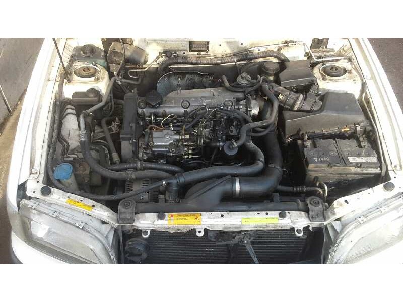 volvo s40 berlina del año 2000