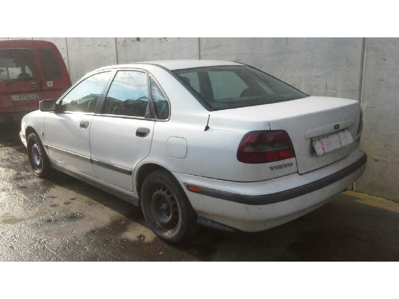 volvo s40 berlina del año 2000