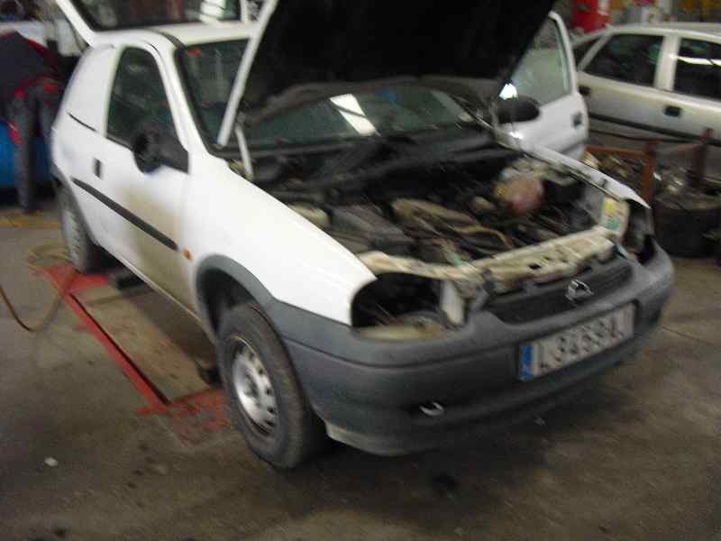 opel corsa b del año 2000