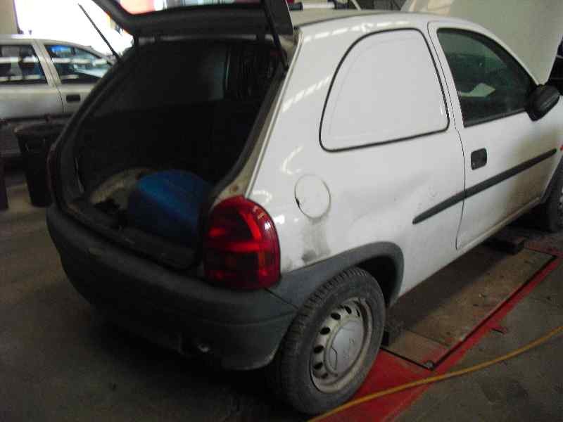 opel corsa b del año 2000