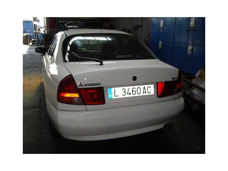 mitsubishi carisma berlina 4 (da0) del año 1997