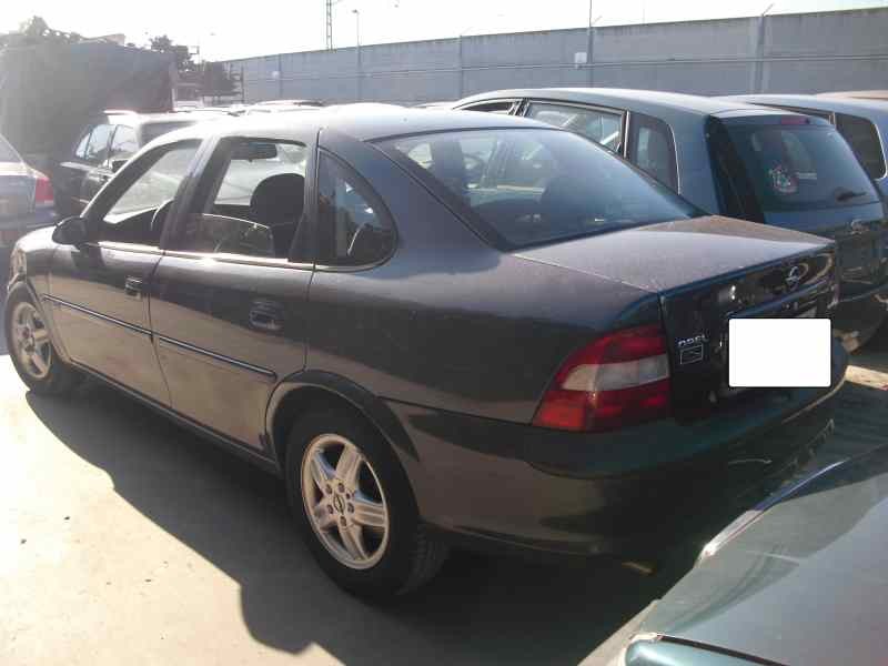 opel vectra b berlina del año 1995