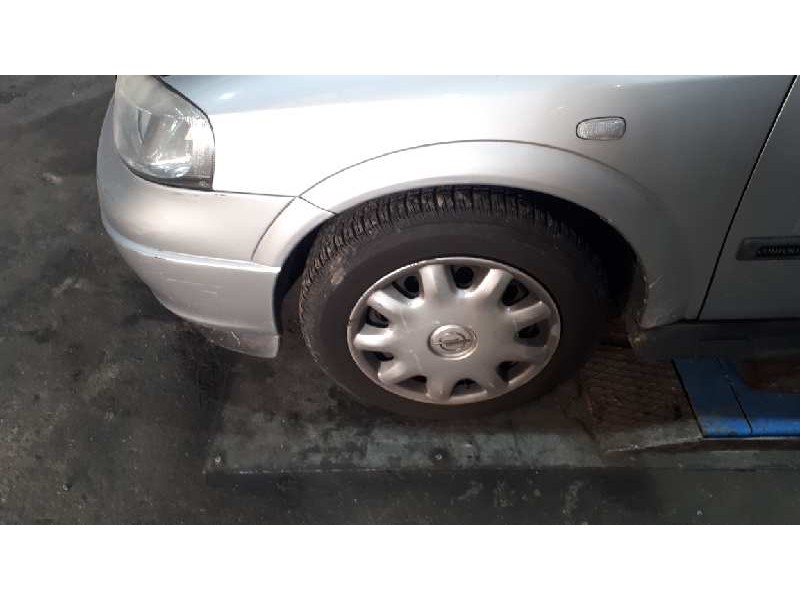 opel astra g berlina del año 2000