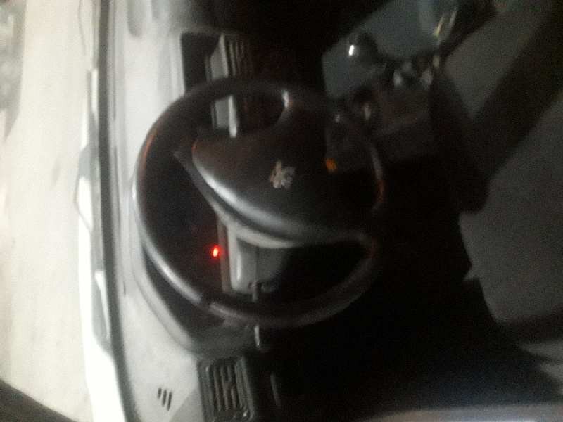 peugeot 106 (s2) del año 2000