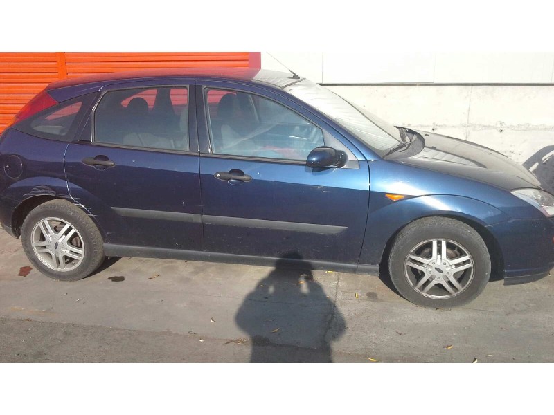ford focus berlina (cak) del año 2000