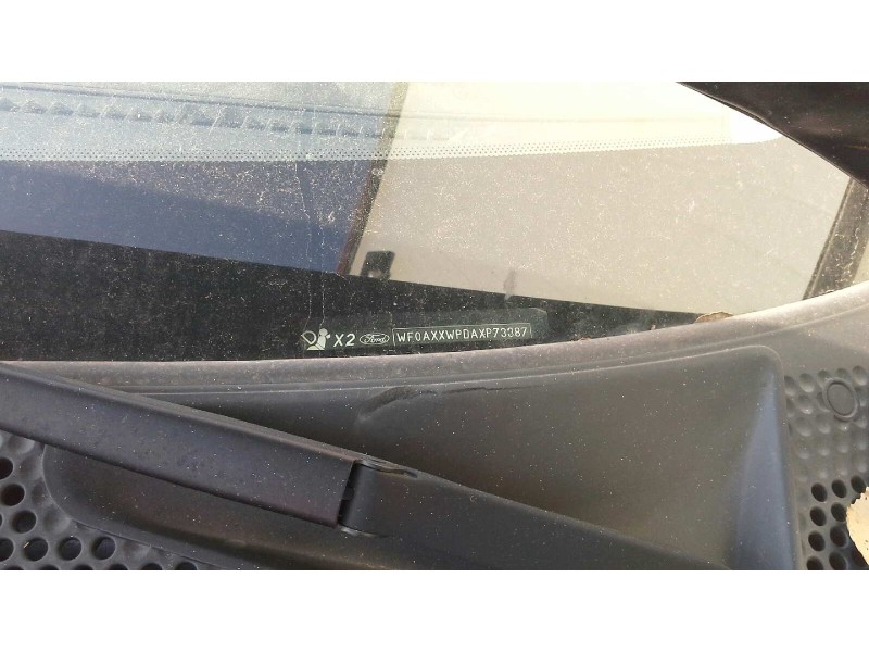 ford focus berlina (cak) del año 2000