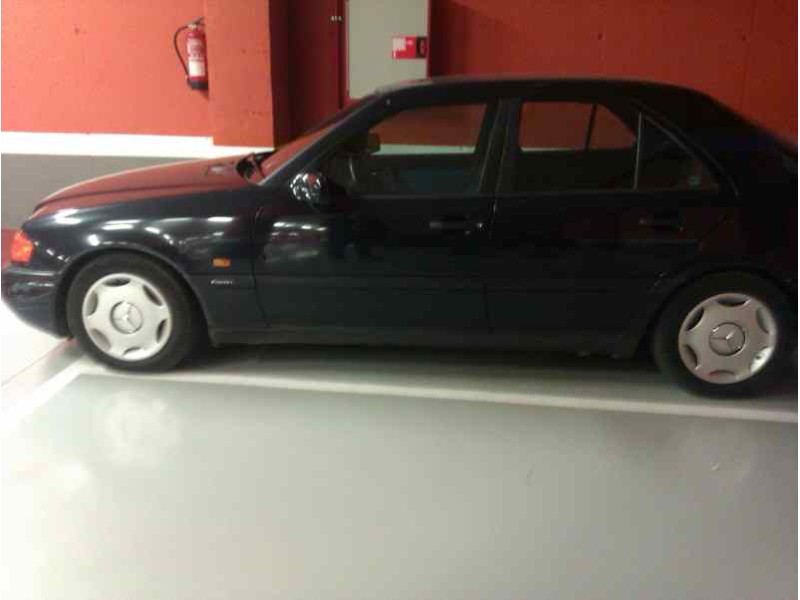 mercedes-benz clase c (w202) berlina del año 1993