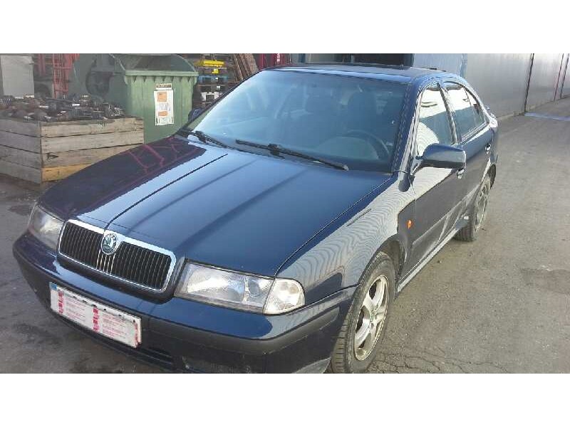 skoda octavia berlina (1u2) del año 2000